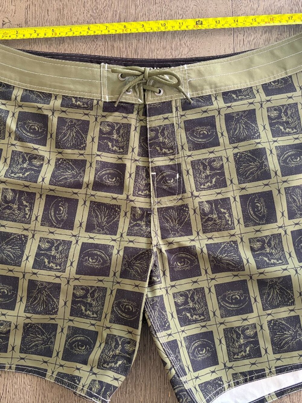 Brixton--"The Classic Trunk"--Green and black pattern--Size 38